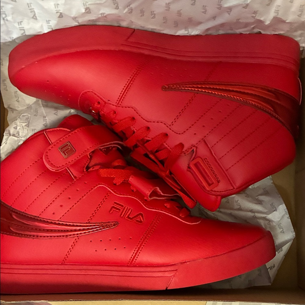Fila Men's Bold Red Sneakers